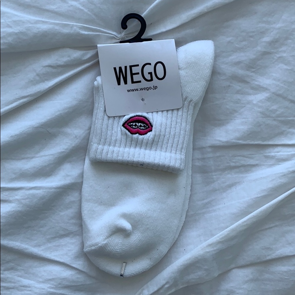 Wego brand new embroidered braces socks